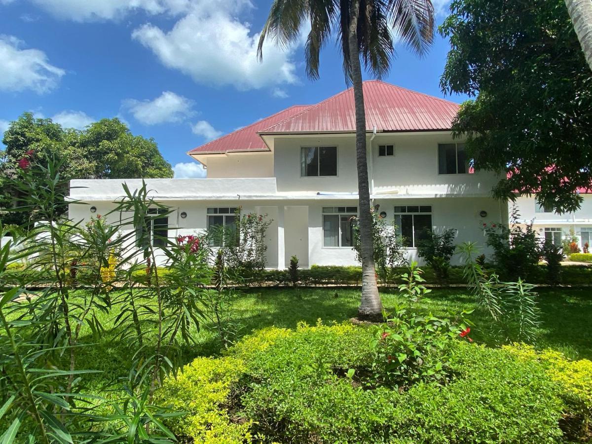 Calamari Beach Resort Zanzibar Екстериор снимка