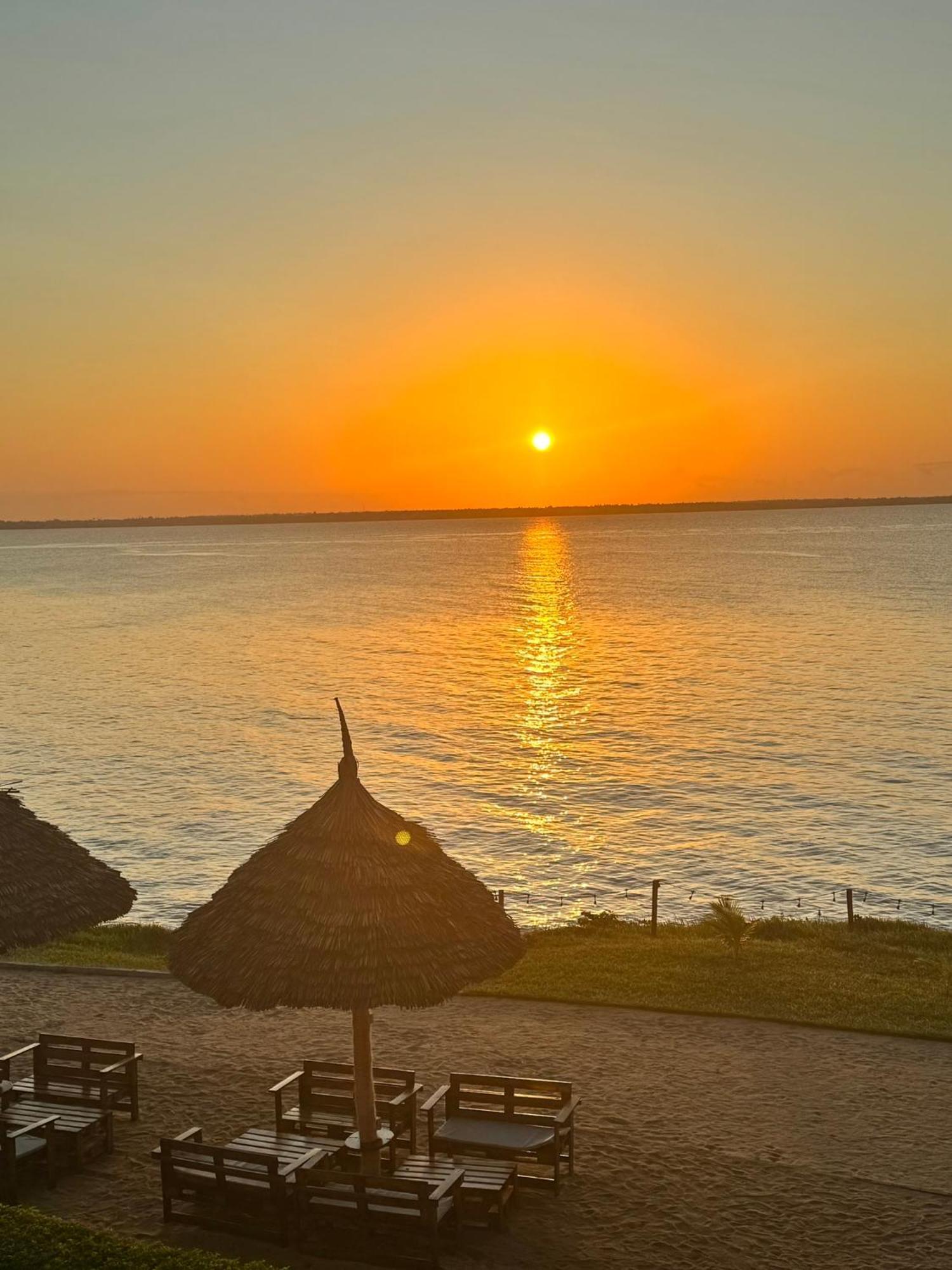 Calamari Beach Resort Zanzibar Екстериор снимка